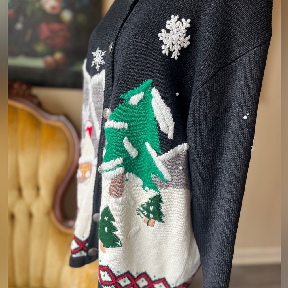 โพ Vintage Bobbie Brooks embroidered and beaded Christmas sweater cabin scene - Picture 4 of 8